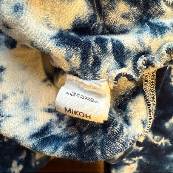 Mikoh Blue Tie-Dye Super Soft Cowl Neck Long Sleeve Sweatshirt - Picture 11 of 11